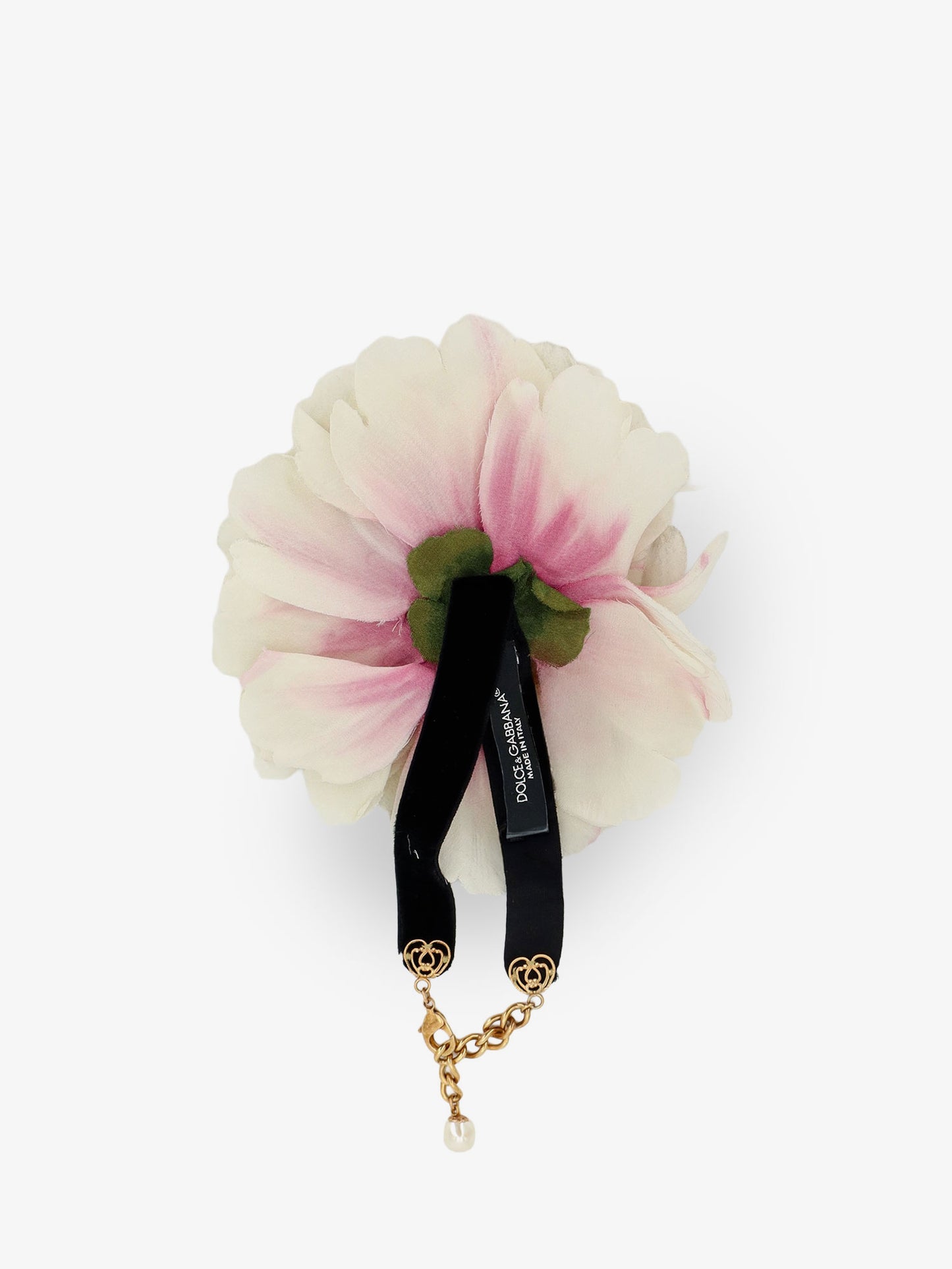 Bracelet with oversized flower detail