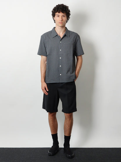 Pleated wool and silk bermuda shorts thumbnail