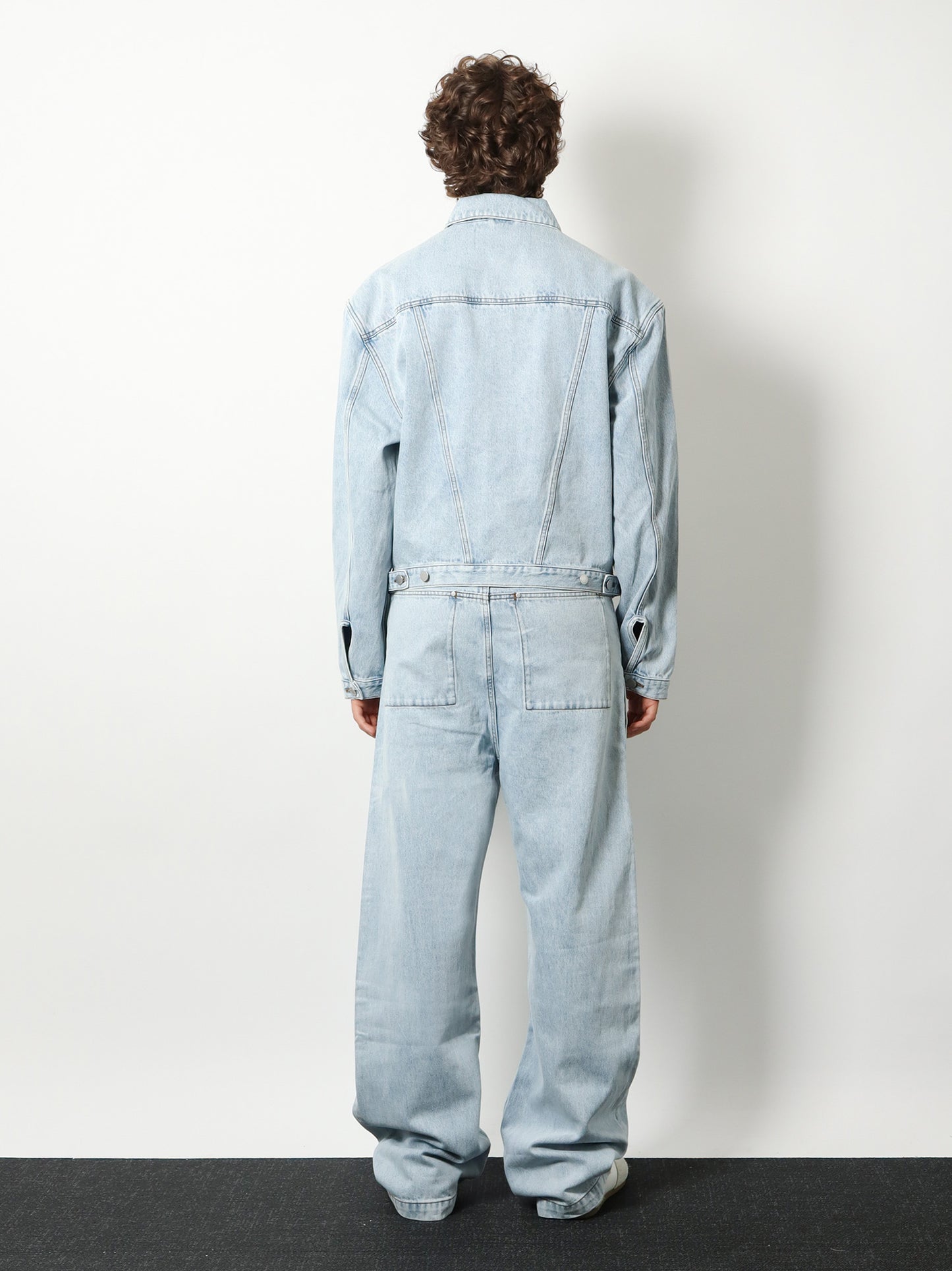 Denim jacket with padded shoulder pads
