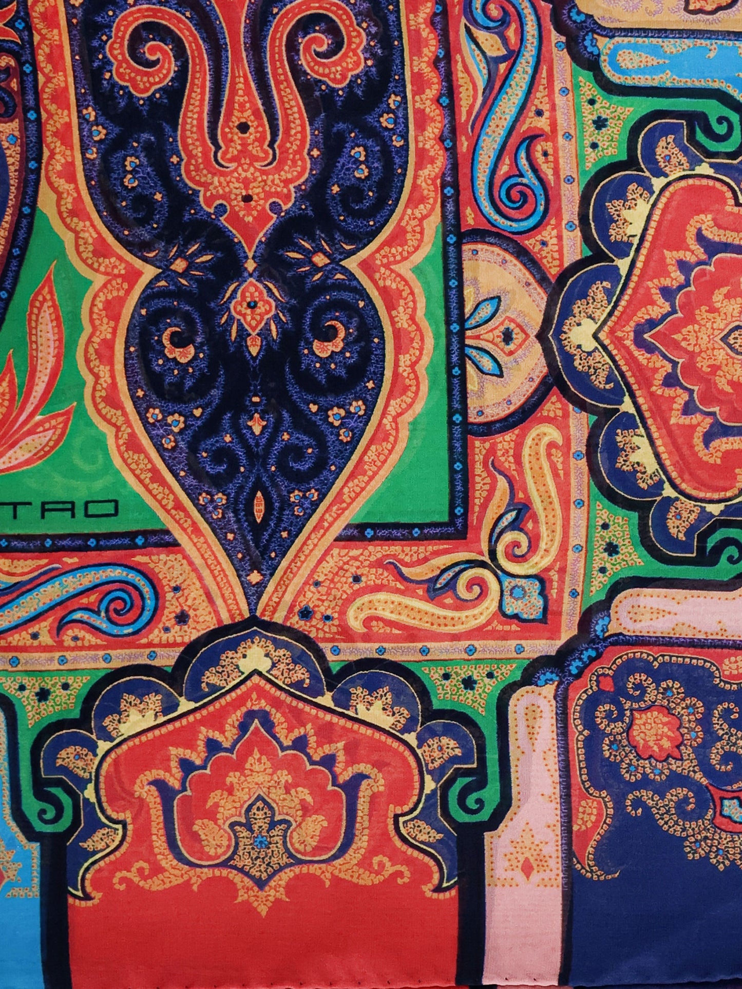 Multicolor silk foulard