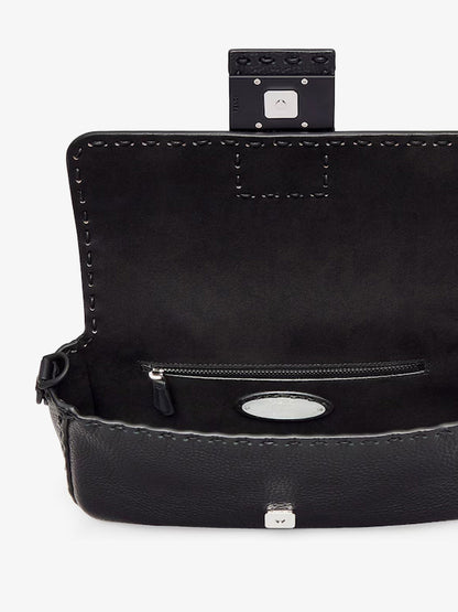 Baguette leather shoulder bag with Selleria stitchings thumbnail