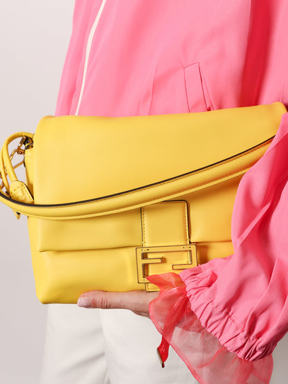 Mamma Baguette Medium leather crossbody bag thumbnail