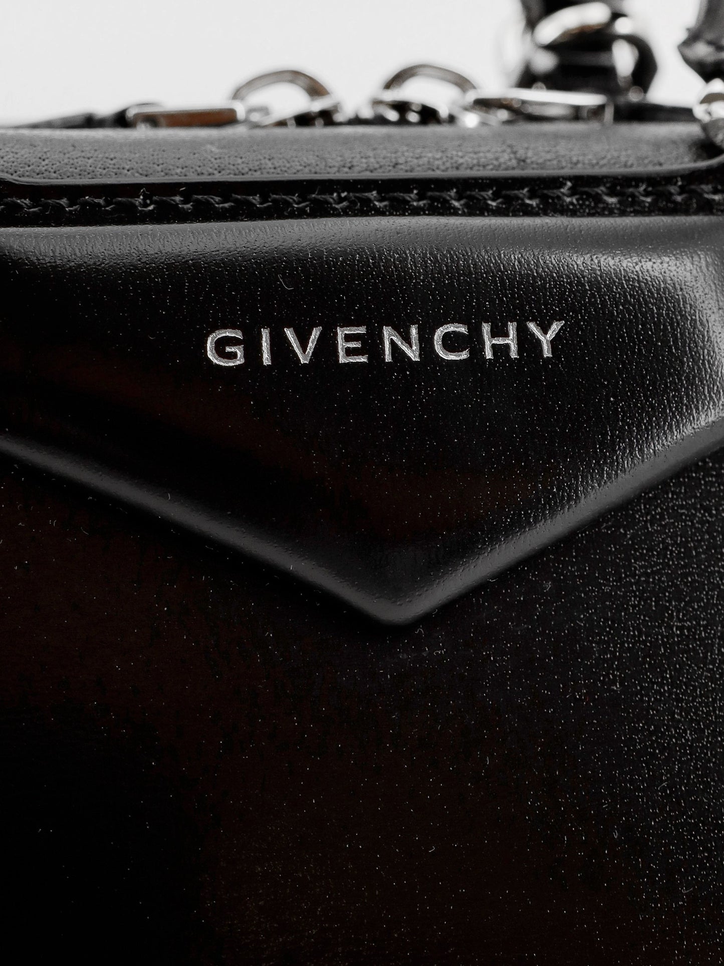 Antigona Small leather crossbody bag
