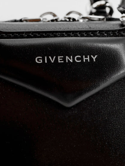 Antigona Small leather crossbody bag thumbnail