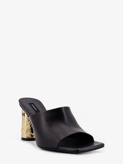 Leather sandals thumbnail