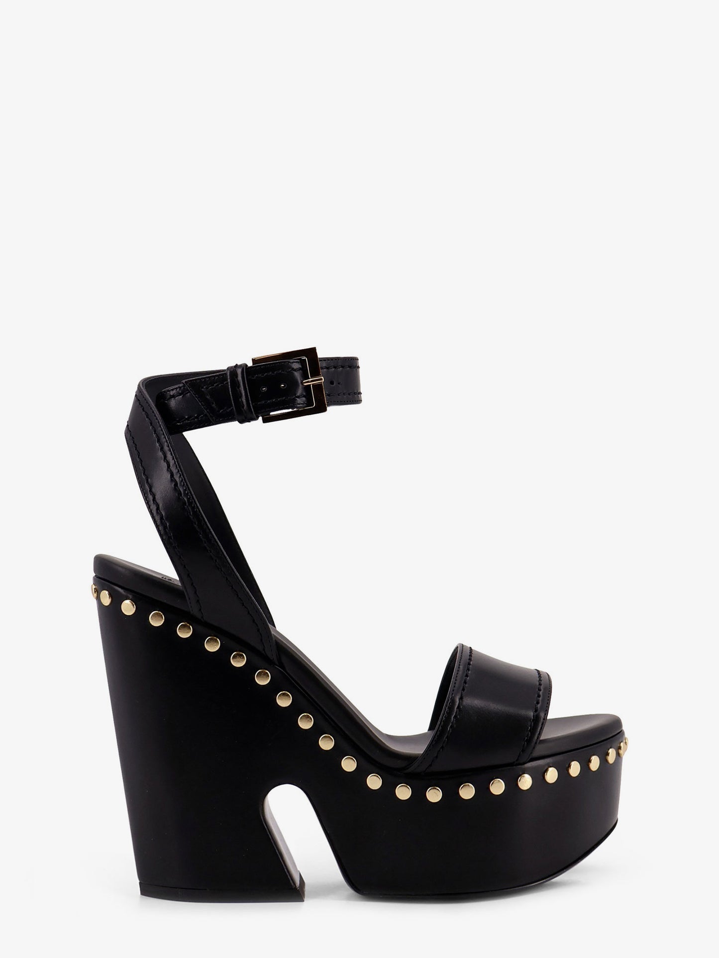 Leather sandals with studs