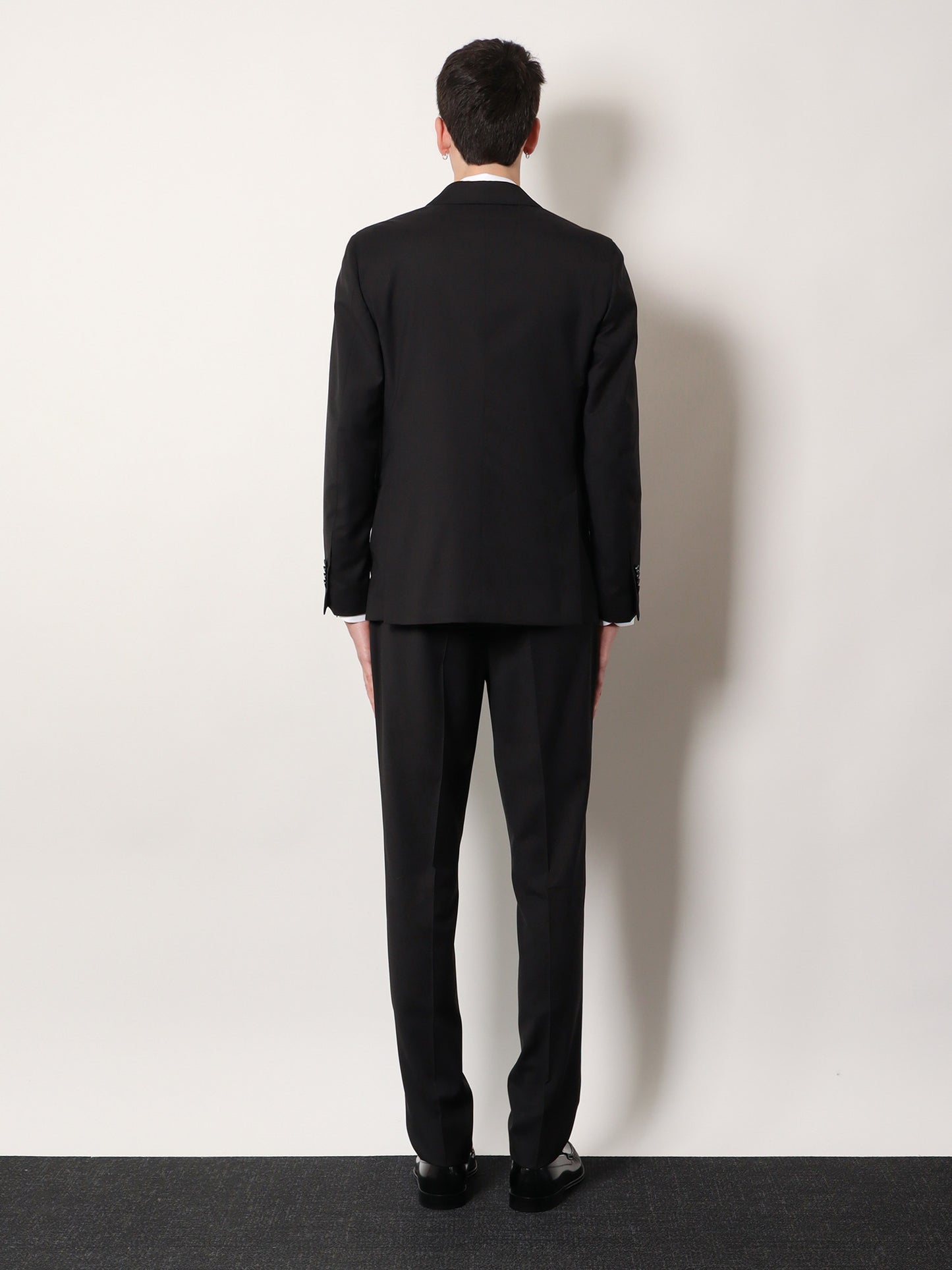 Iconic double-breasted pure virgin wool suit