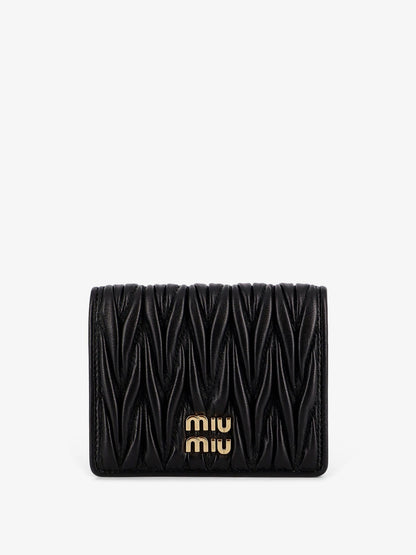 Quilted leather wallet thumbnail