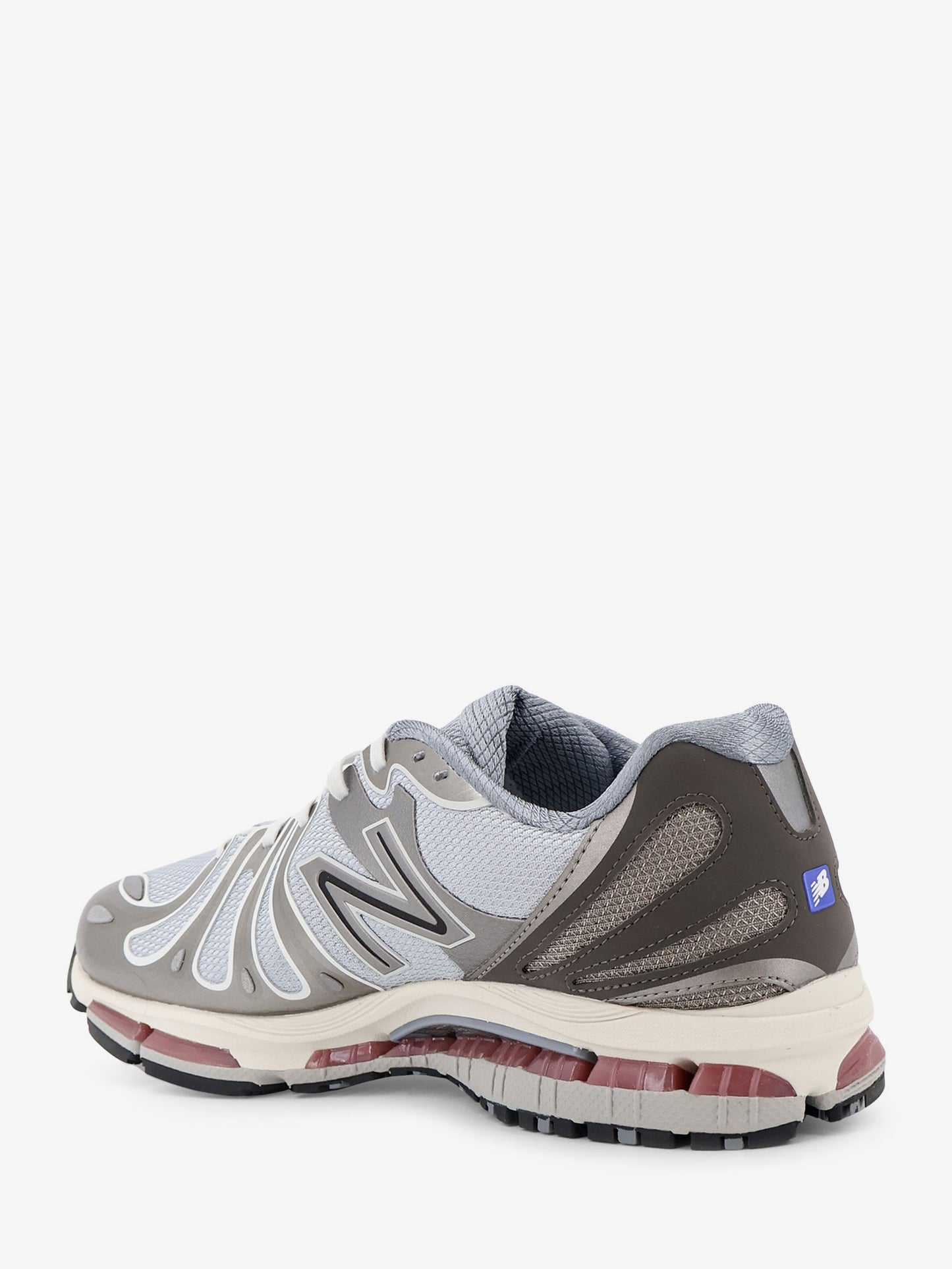 Sneakers U18907 in mesh con logo laterale