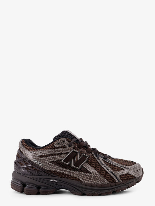 19062 mesh sneakers with logo on the side