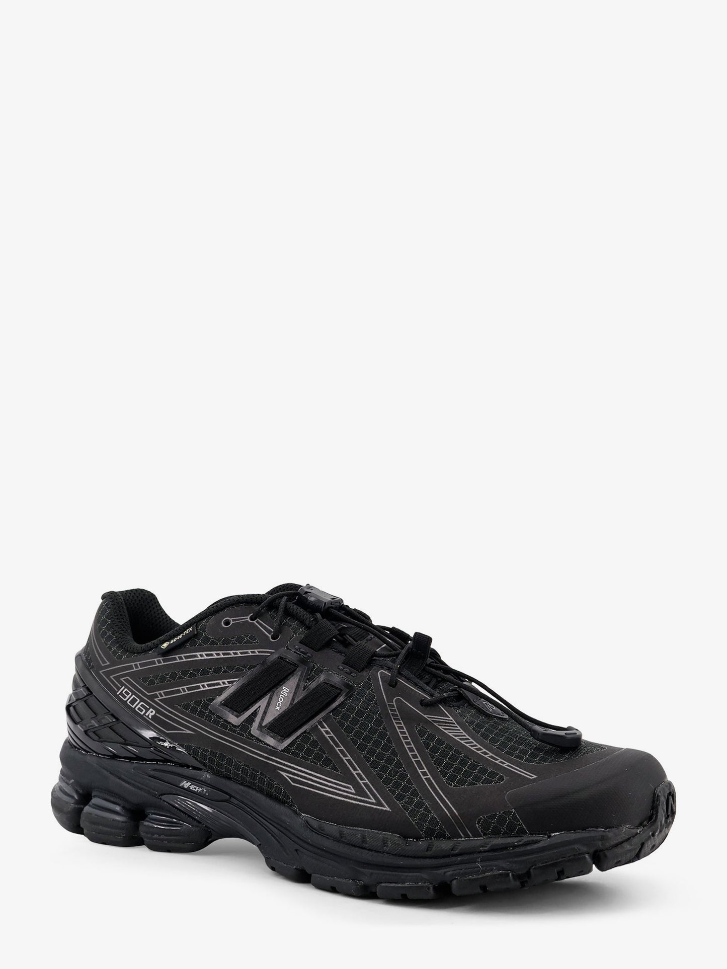 U190631 Gore-tex sneakers with side logo