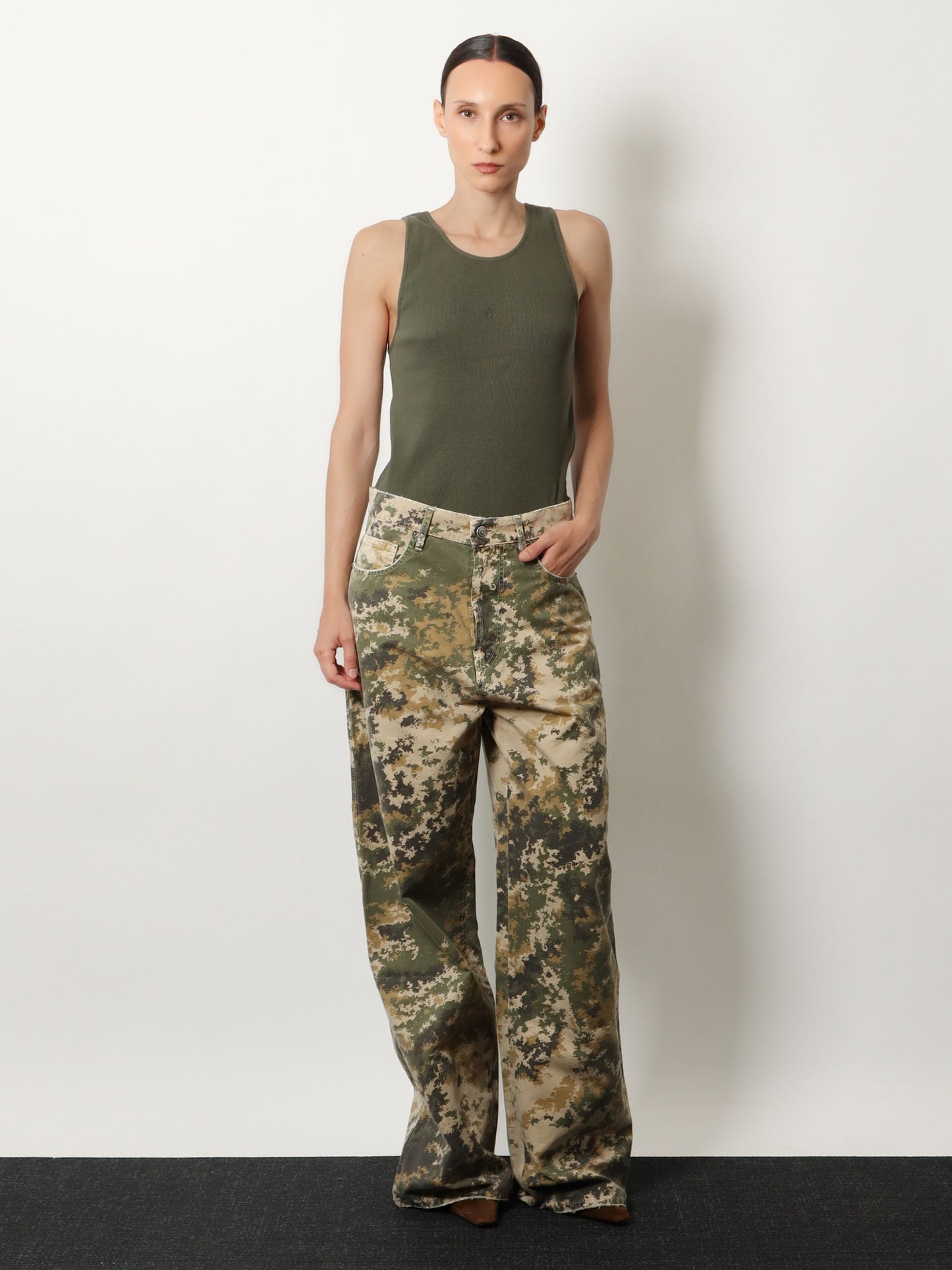 Cotton jeans with camouflage pattern