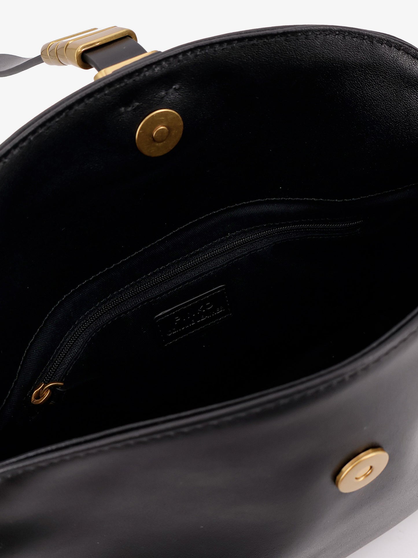 Borsa a spalla in pelle con dettaglio in metallo con logo inciso