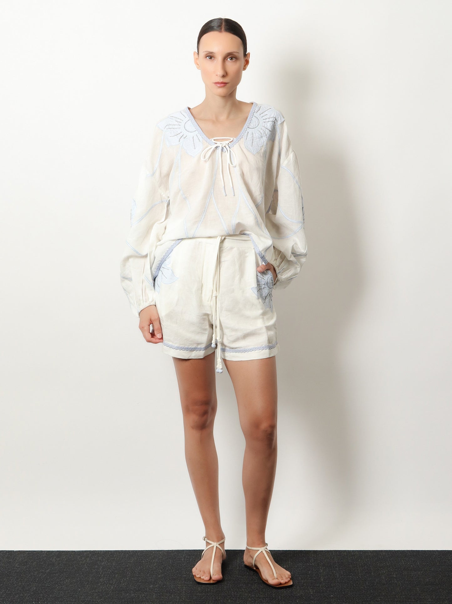 Vareli linen and cotton shorts
