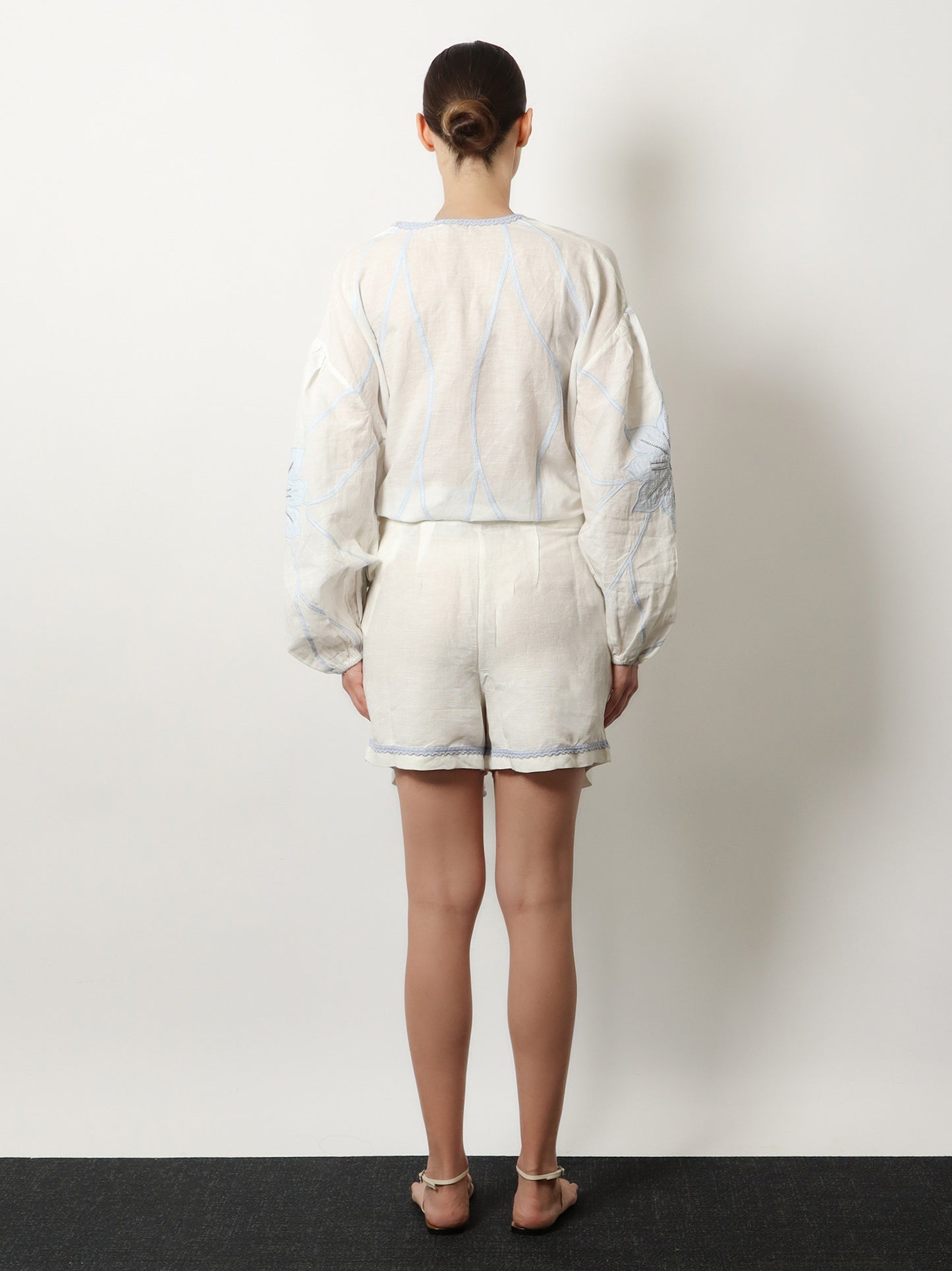 Vareli linen and cotton shorts
