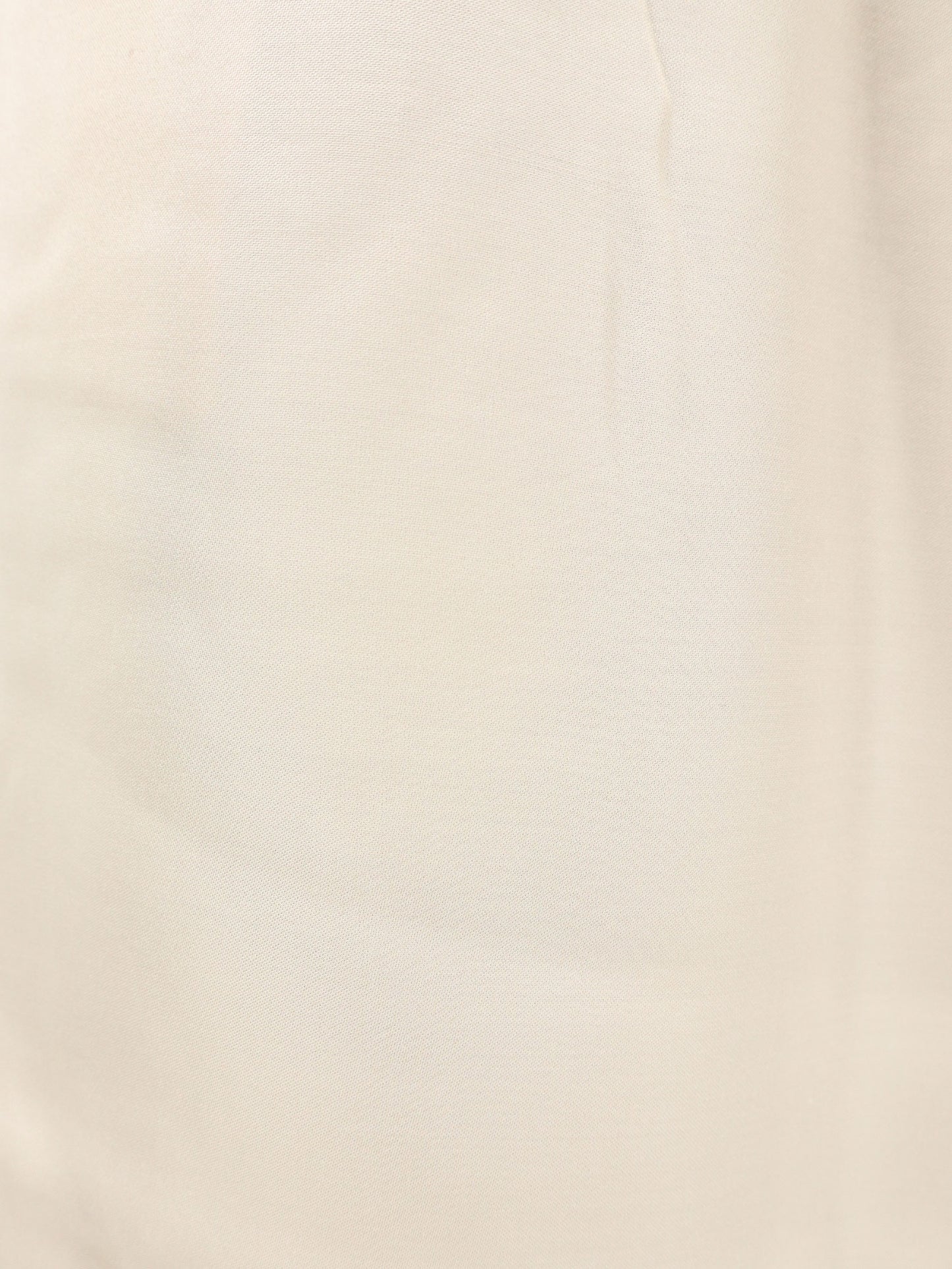 Bermuda Nelis in satin
