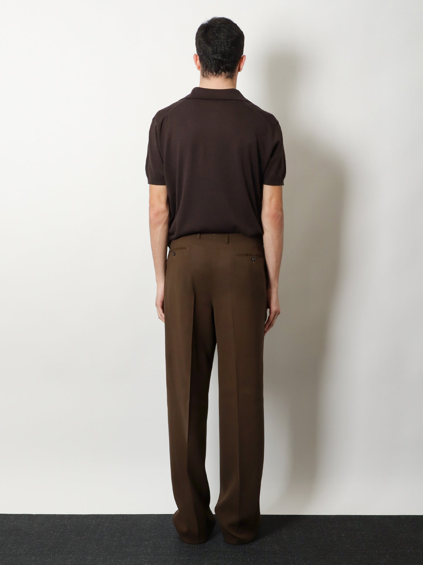 Pantaloni in lana con pinces