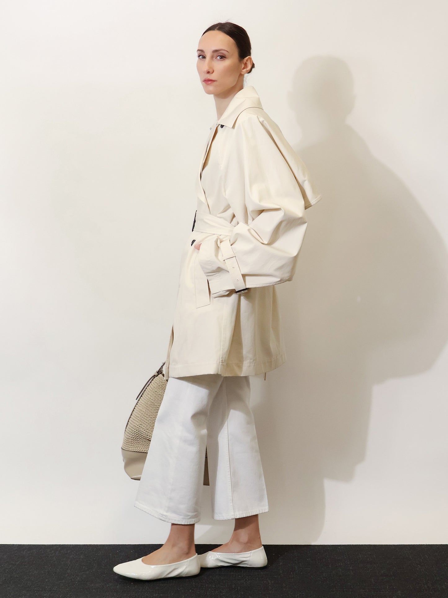 White denim trousers with flared bottom
