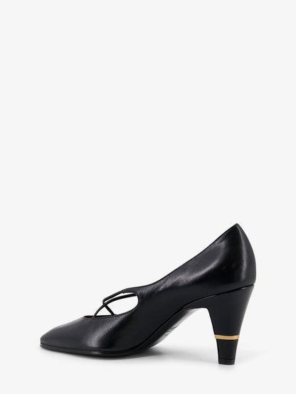 Criss-Cross Medallion leather pumps thumbnail