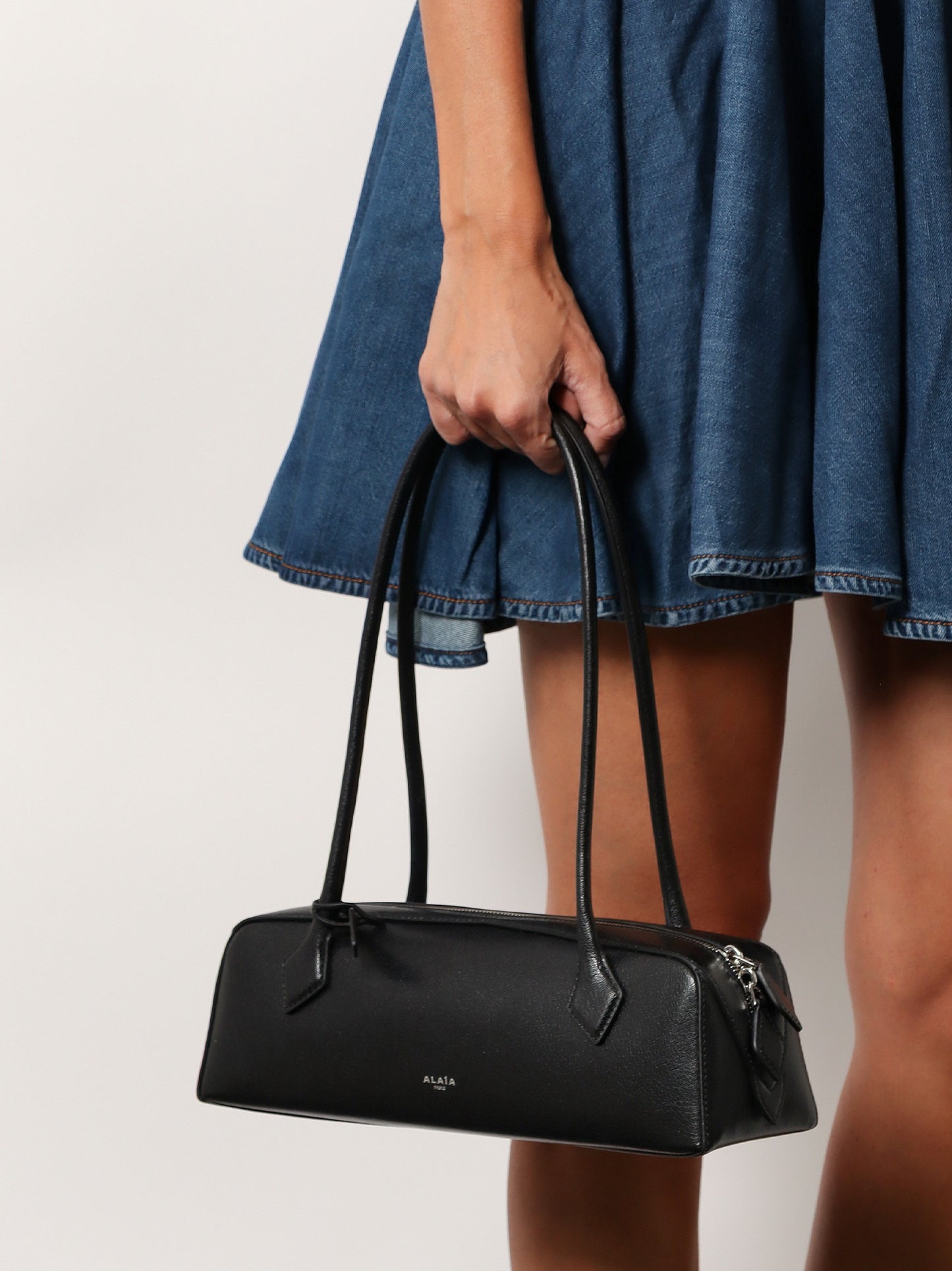 Le Teckel Medium leather shoulder bag