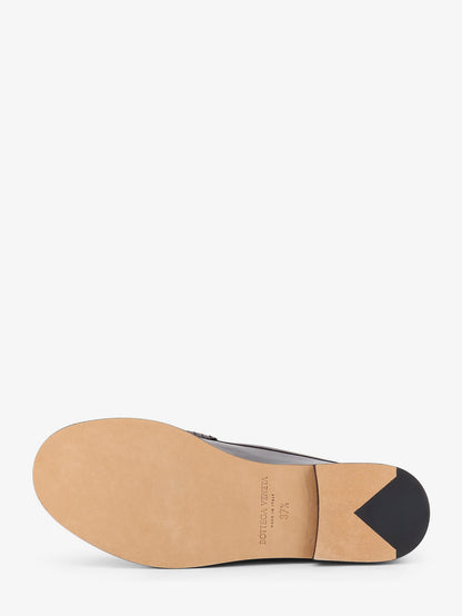 Silenzio leather loafers with Intrecciato motif thumbnail