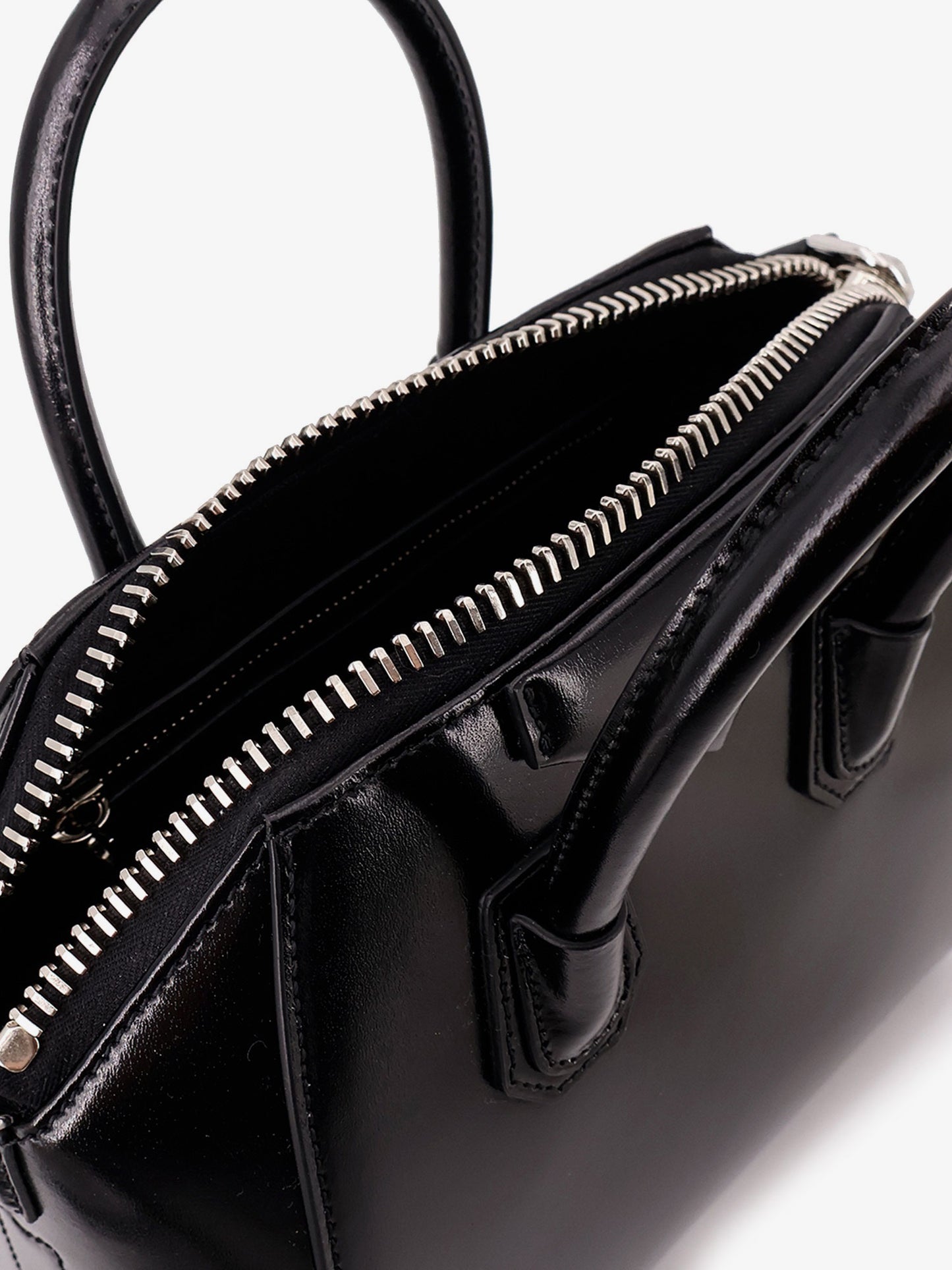 Antigona Mini leather crossbody bag