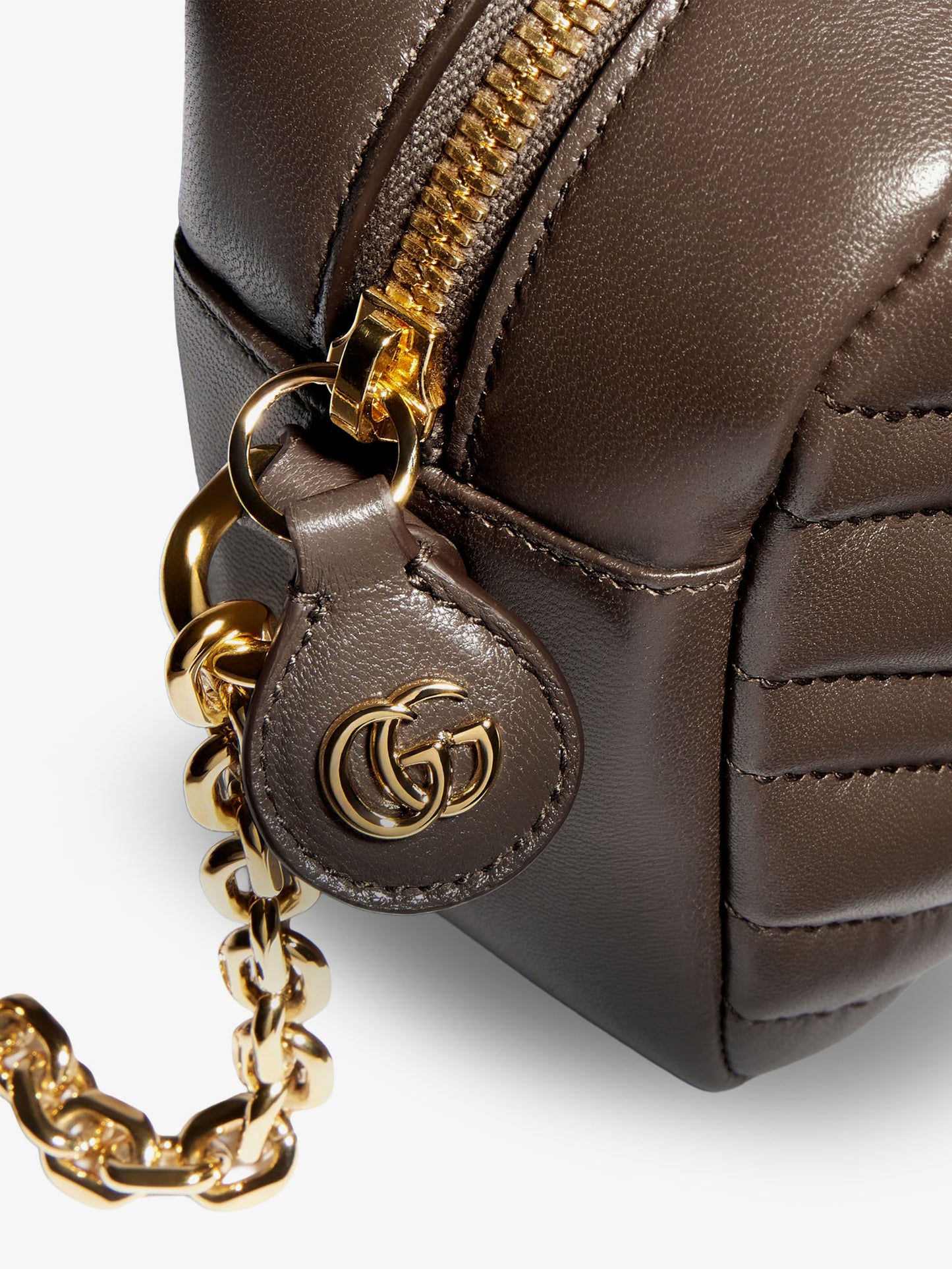 GG Marmont Camera bag leather crossbody bag with chevron stitching