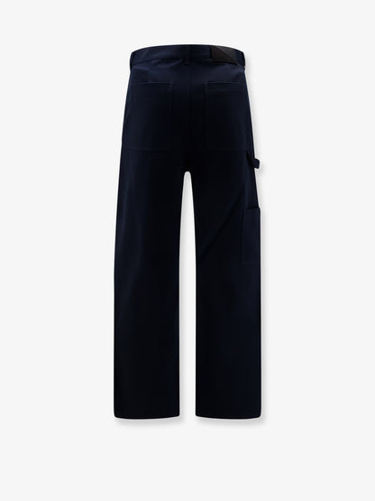Pantaloni in denim con logo ricamato in contrasto thumbnail