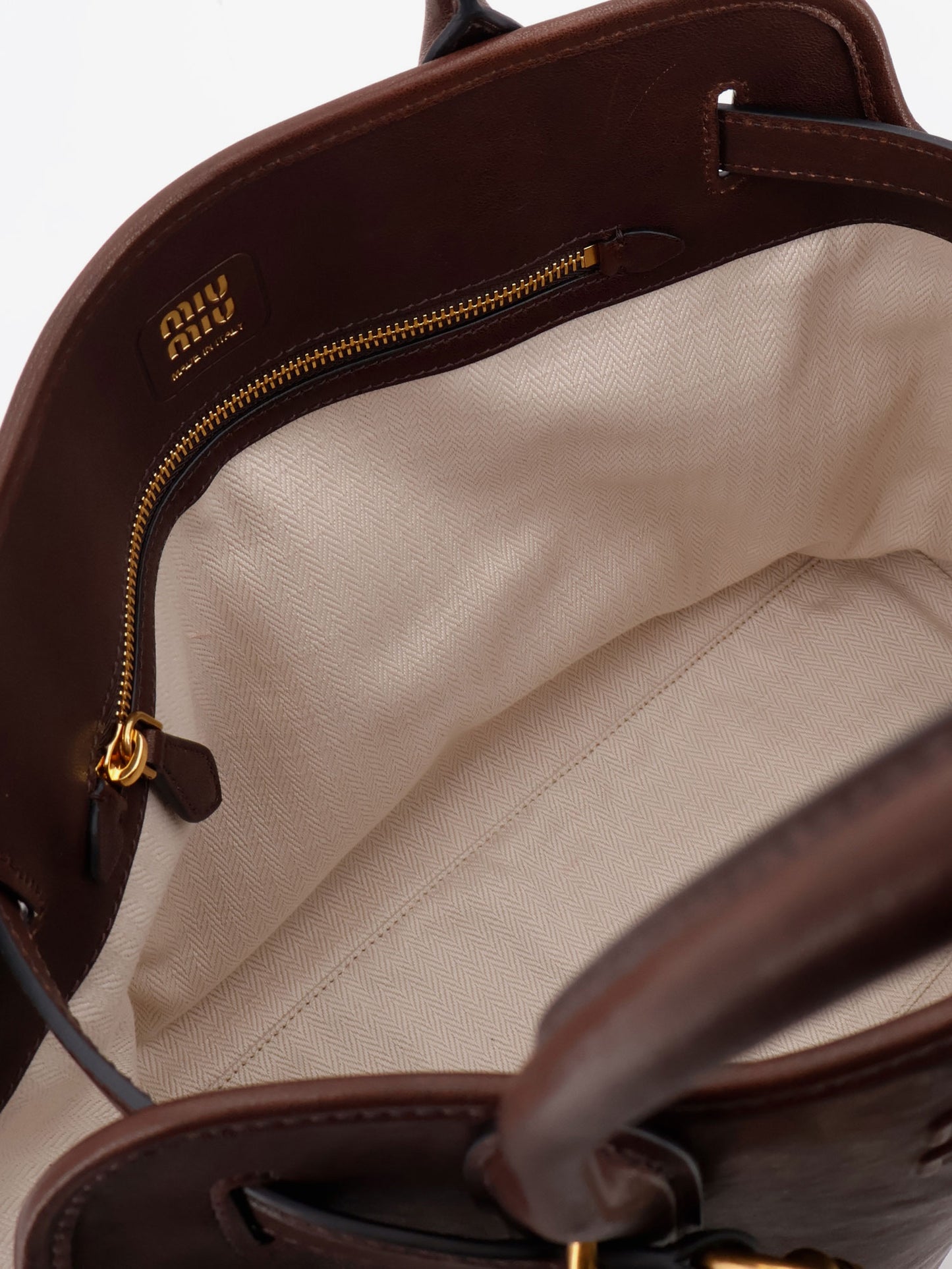 Aventure leather handbag with front lettering logo