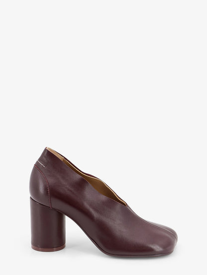 Leather pump with iconic Anatomic toe thumbnail