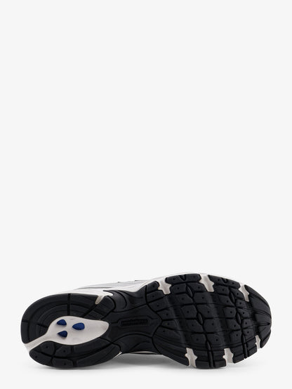 740 mesh sneakers with iconic contrasting side logo thumbnail