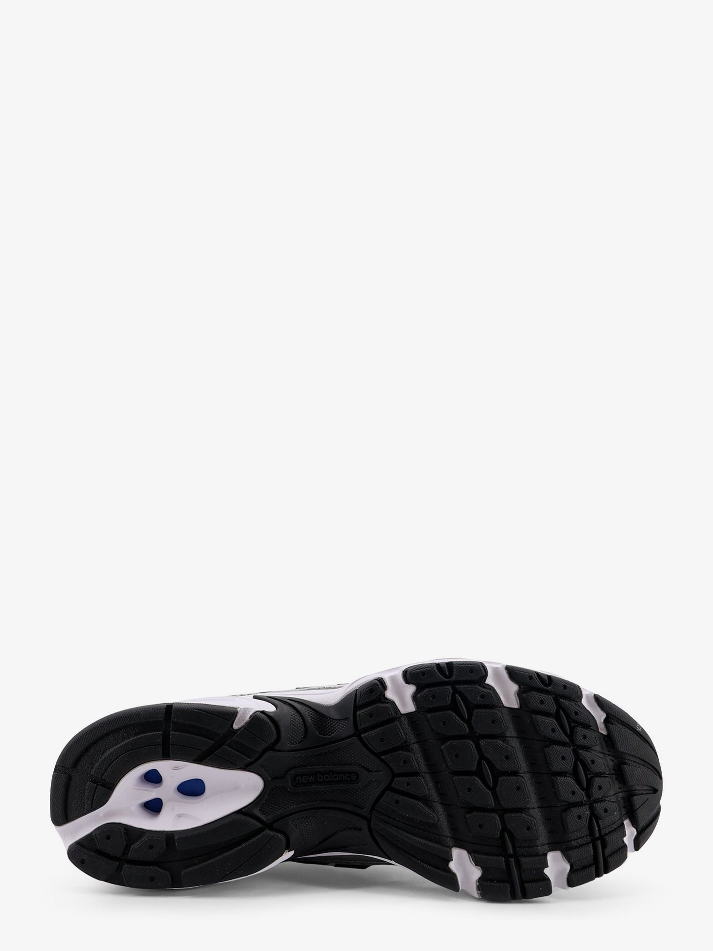 Sneakers 740 in mesh con iconico logo laterale in contrasto