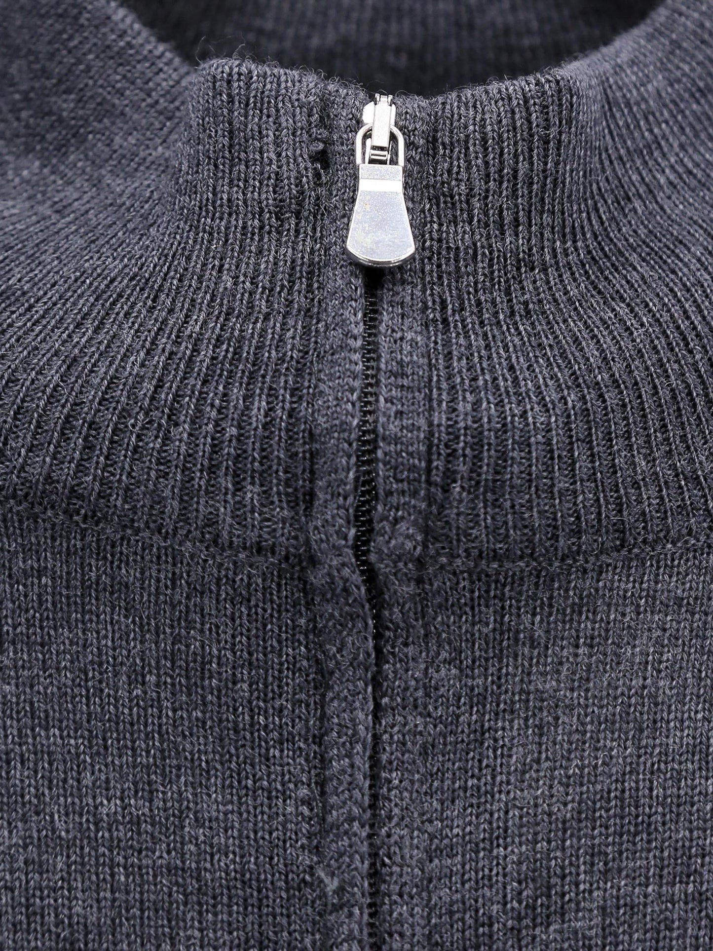 Cardigan in lana vergine