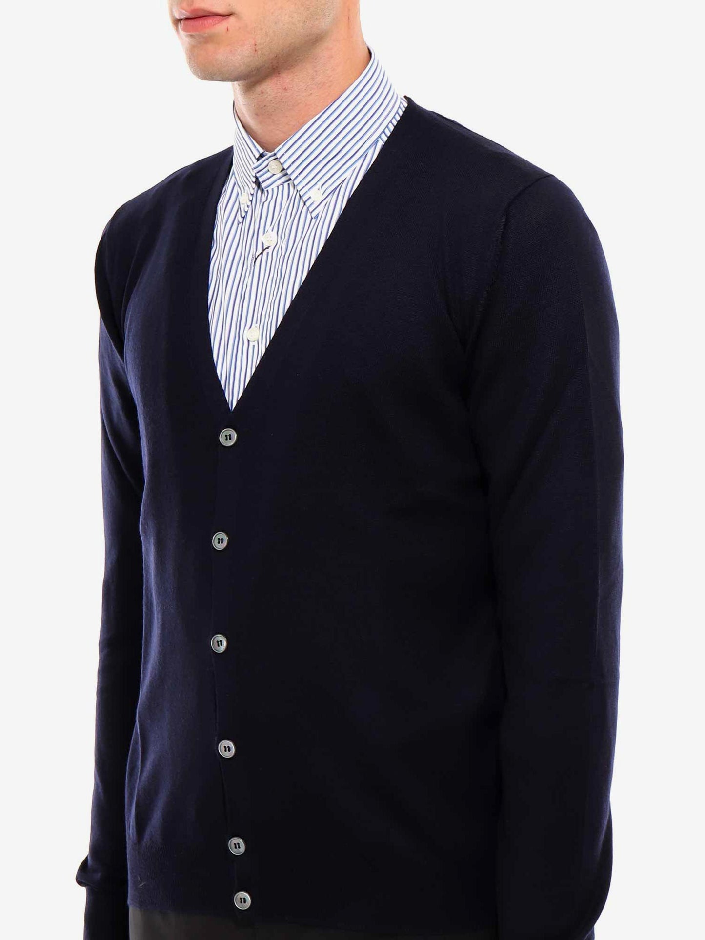 Cardigan in lana vergine