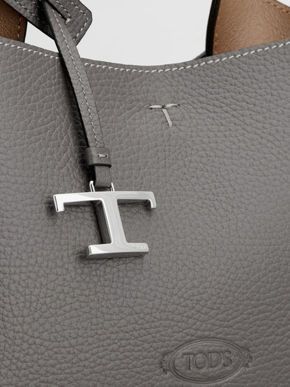 Leather crossbody bag thumbnail