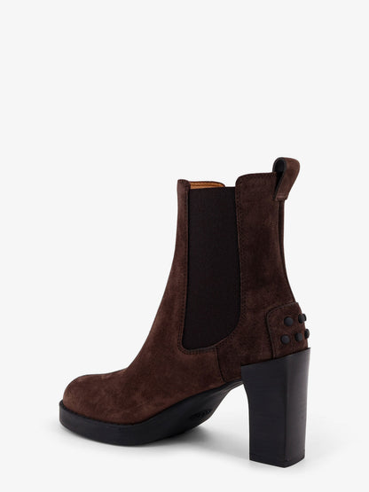 Suede ankle boots thumbnail