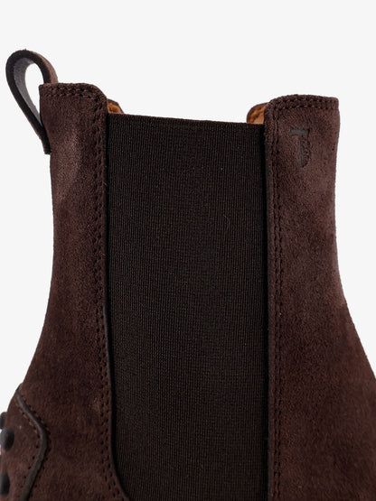 Suede ankle boots thumbnail